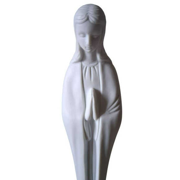 Vintage White Ceramic Praying Madonna Virgin Mary Figurine Religious Home Decor - Picture 3 of 10